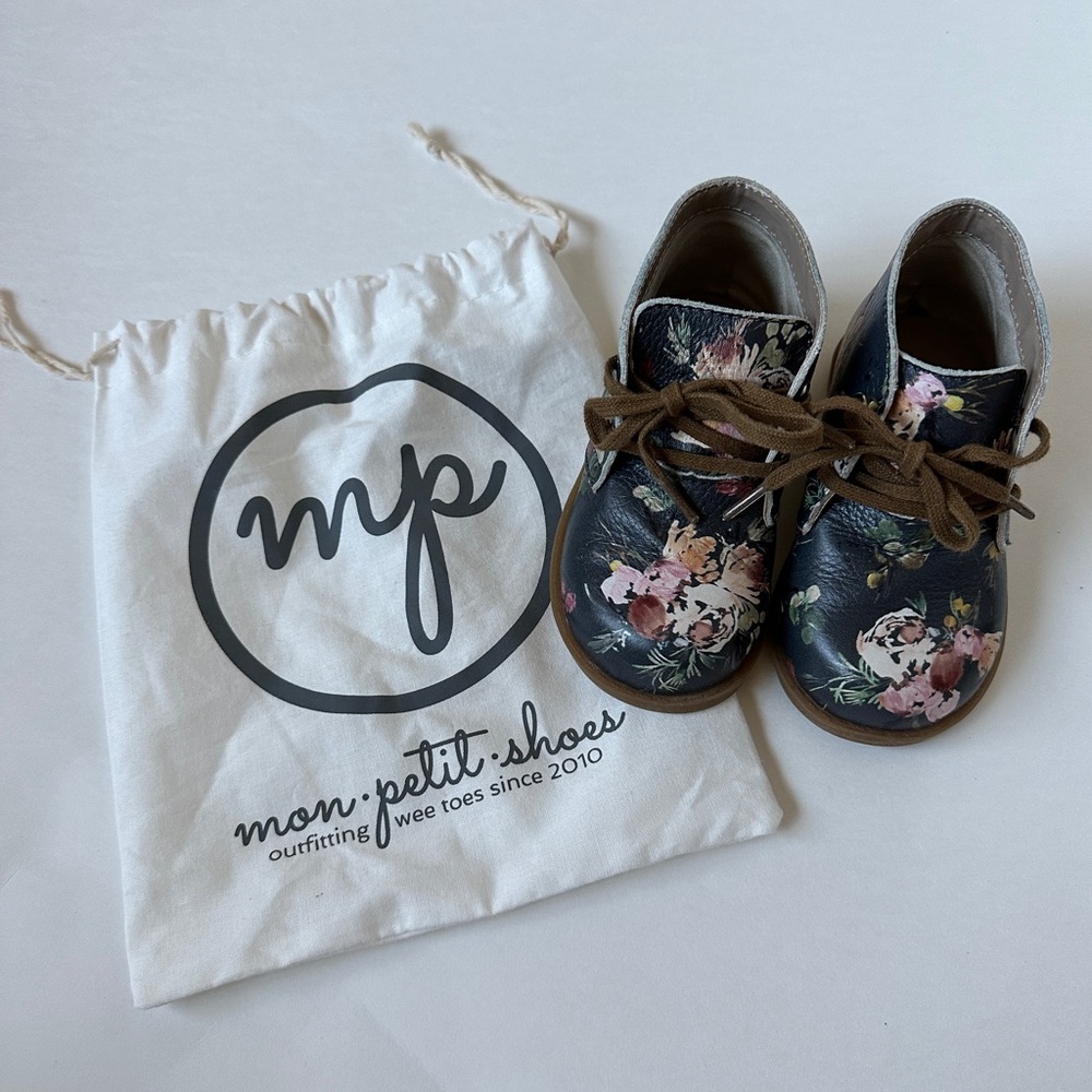Size 6 WILDFLOWER BOUQUET Floral Oxford Chukka‎ Mon Petit Shoes Boots Hard Soles